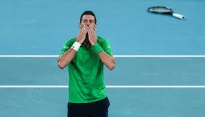 孙颖莎战胜米特兰姆，王楚钦不敌弗朗西斯卡，被对方反手限制